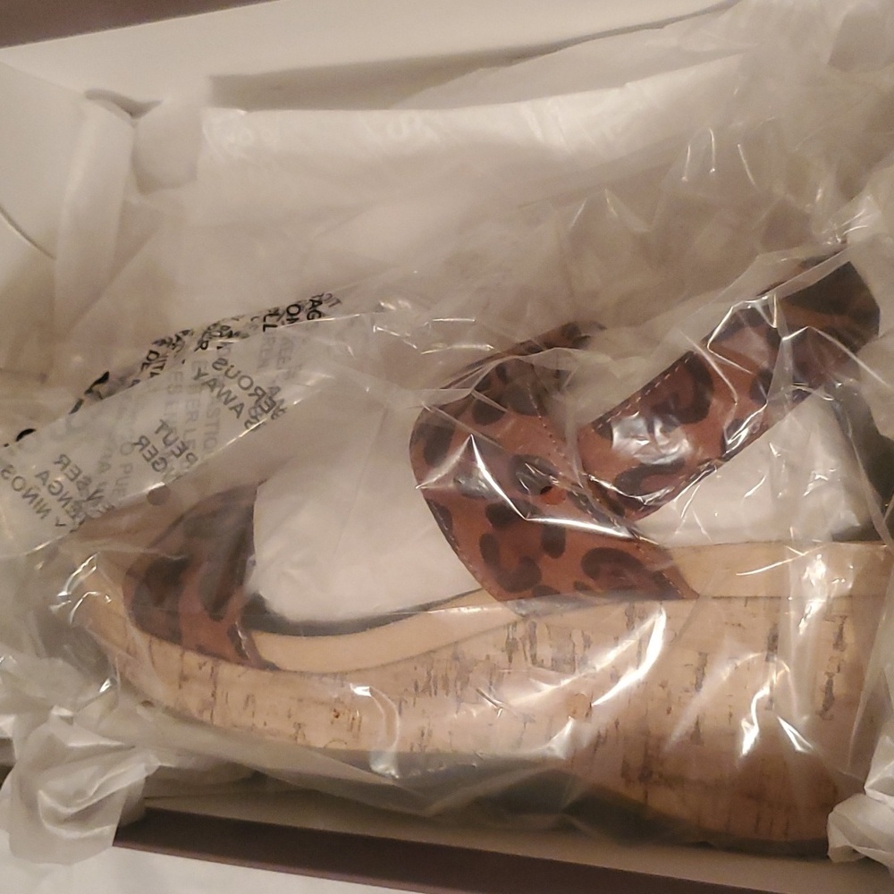 Delaney leopard wedges - Picture 3 of 4